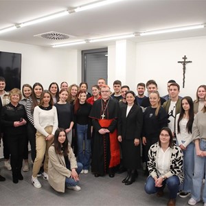 Susret kardinala Bozanića s mladima u Kući za mlade "Da život imaju"